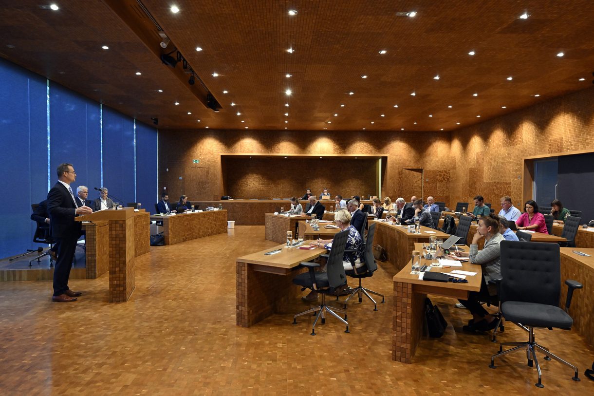 Plenarsitzung im PDG (Bild: Eric Lalmand/Belga)