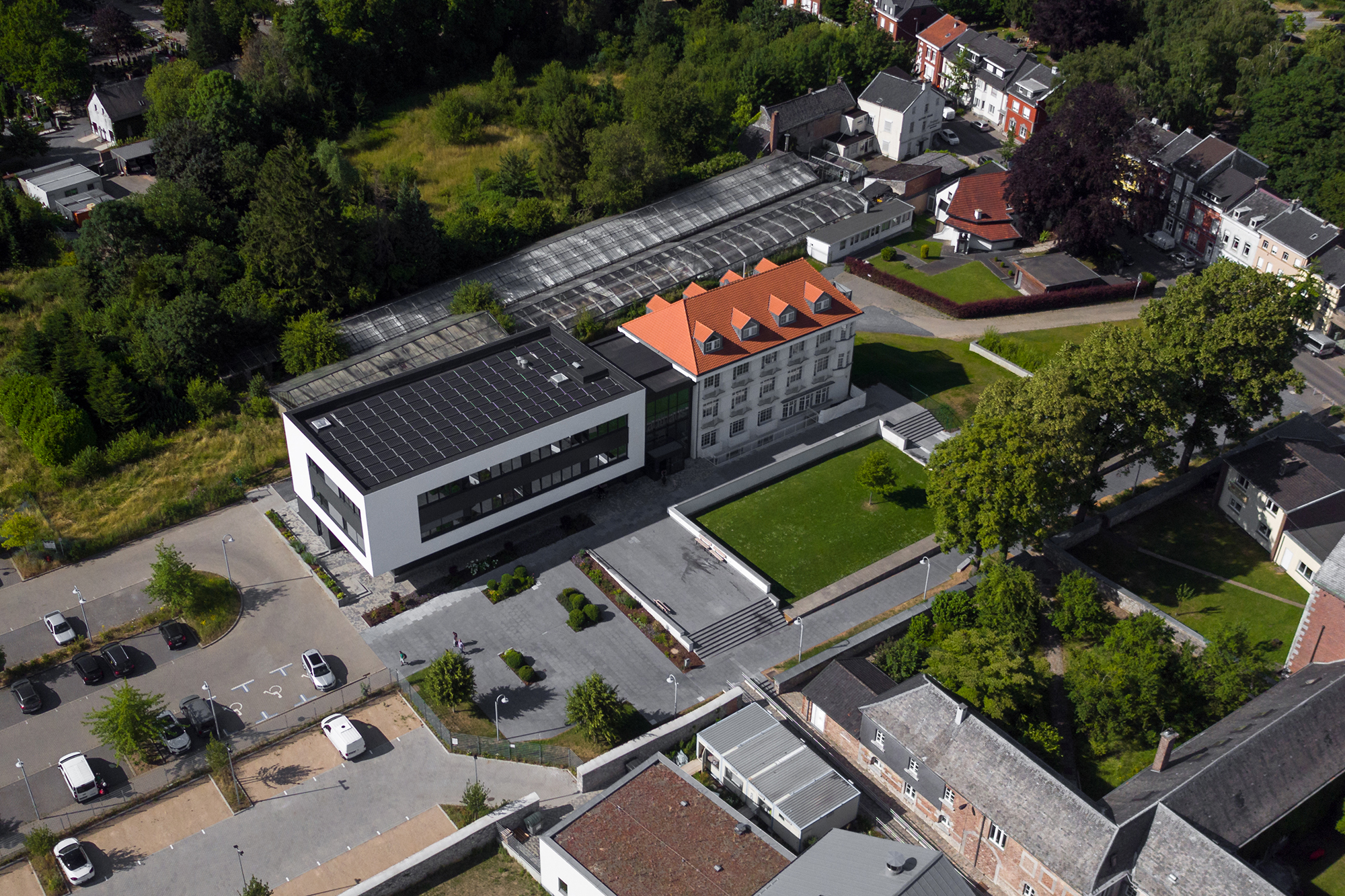 Die Photovoltaik-Anlage auf dem Eupener Stadthaus (Bild: Mehl+Wasser)