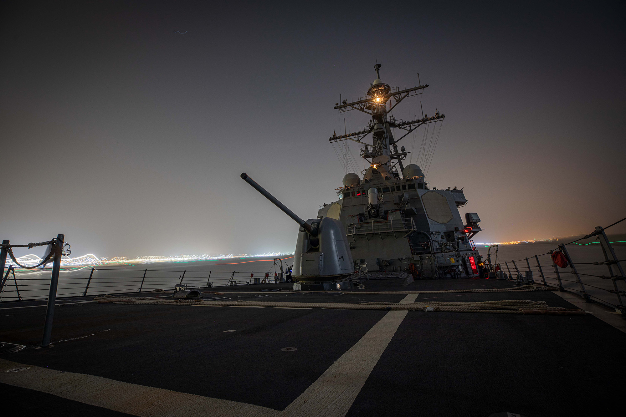 US-Marine-Schiff im Suez-Kanal (Bild: Aaron Lau/US Department of Defense/AFP)