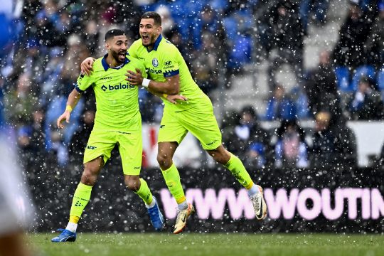 Tarik Tissoudali und Ismael Kandouss feiern den Treffer zum 2:2 (Bild: Johan Eyckens/Belga)
