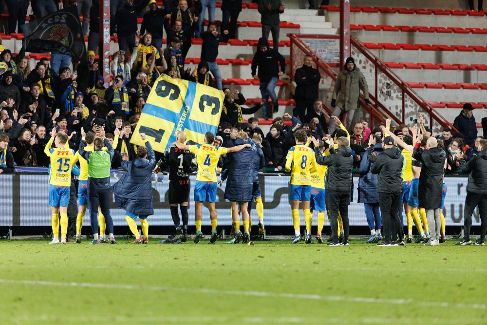 Spieler von KVC Westerlo nach dem Sieg gegen KV Kortrijk (Bild: Kurt Desplenter/Belga)