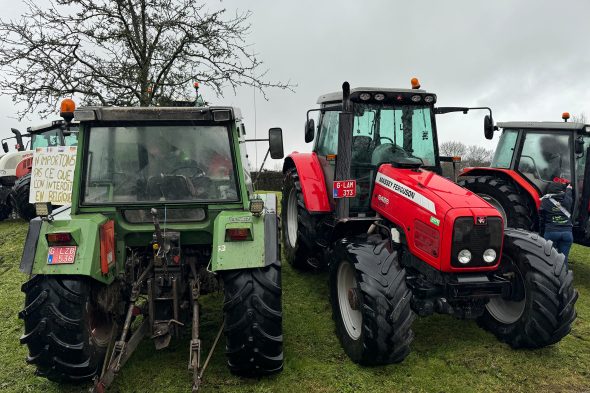 Bauernproteste: Der Traktorkorso ist in Battice angekommen (Bild: Lena Orban/BRF)