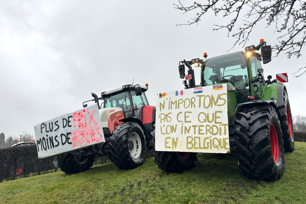 Bauernproteste: Der Traktorkorso ist in Battice angekommen (Bild: Lena Orban/BRF)