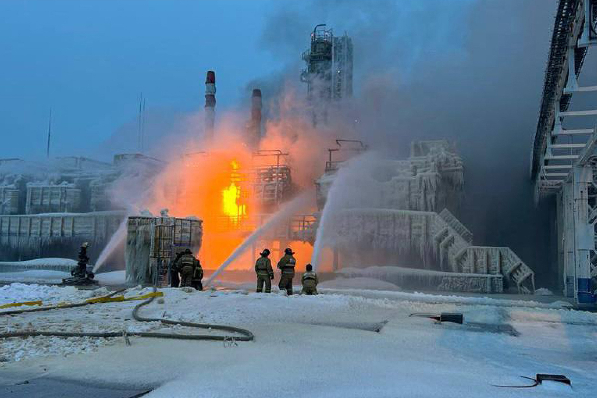 Feuer in russischem Gasterminal in Ostseehafen Ust-Luga