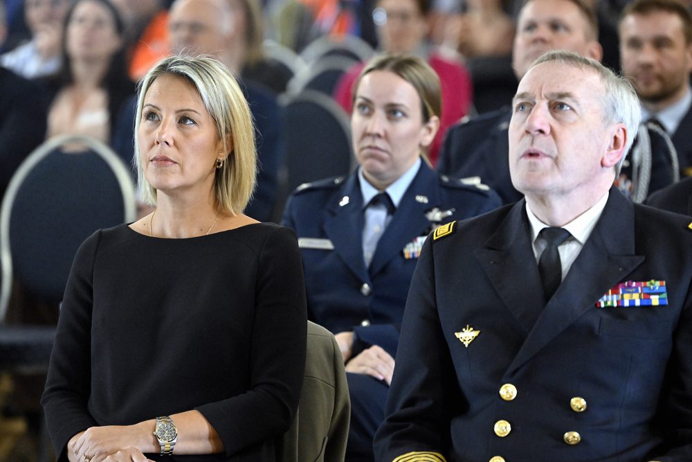 Verteidigungsministerin Ludivine Dedonder und Armeechef Michel Hofman (Archivbild: Eric Lalmand/Belga)