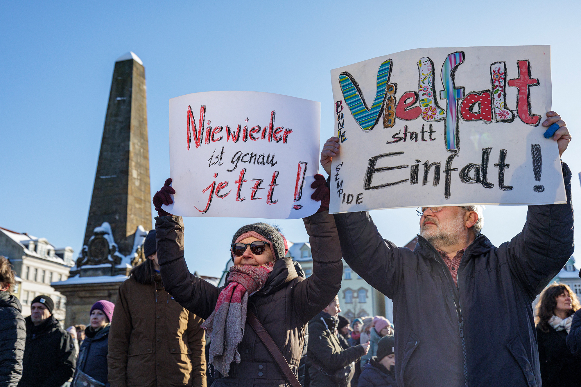 Demo gegen Rechts in Erfurt (Bild: Jens Schlueter/AFP)