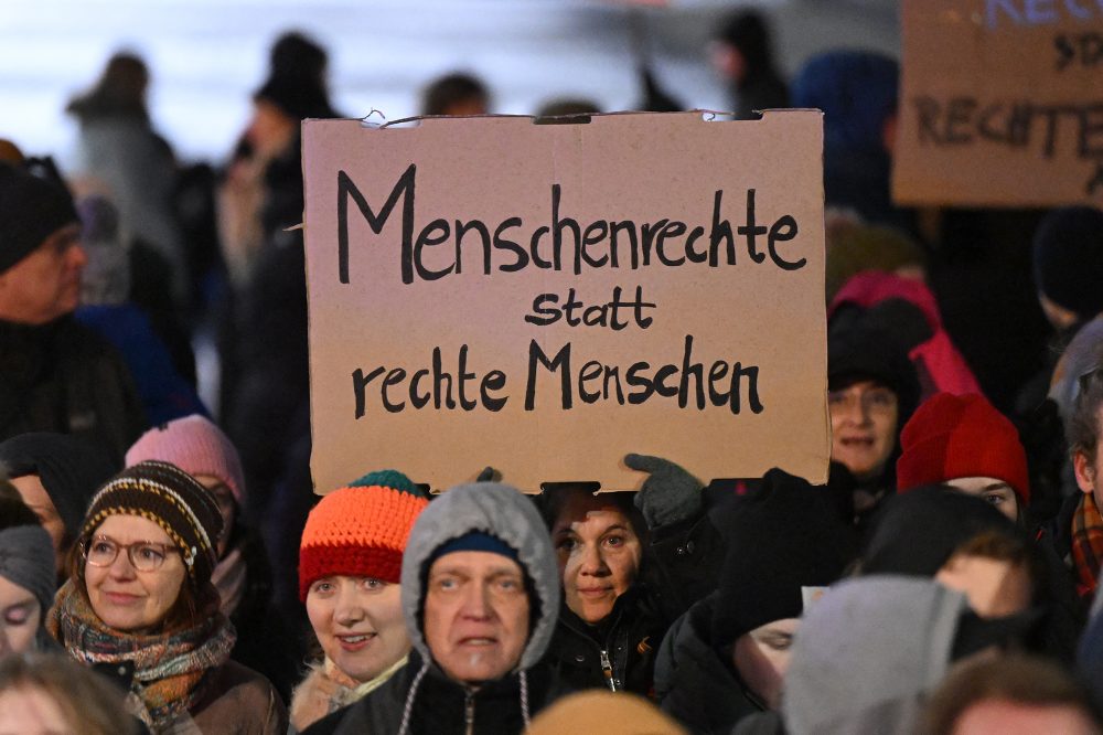 In mehreren deutschen Städten sind Demonstranten gegen die AFD auf die Straße gegangen