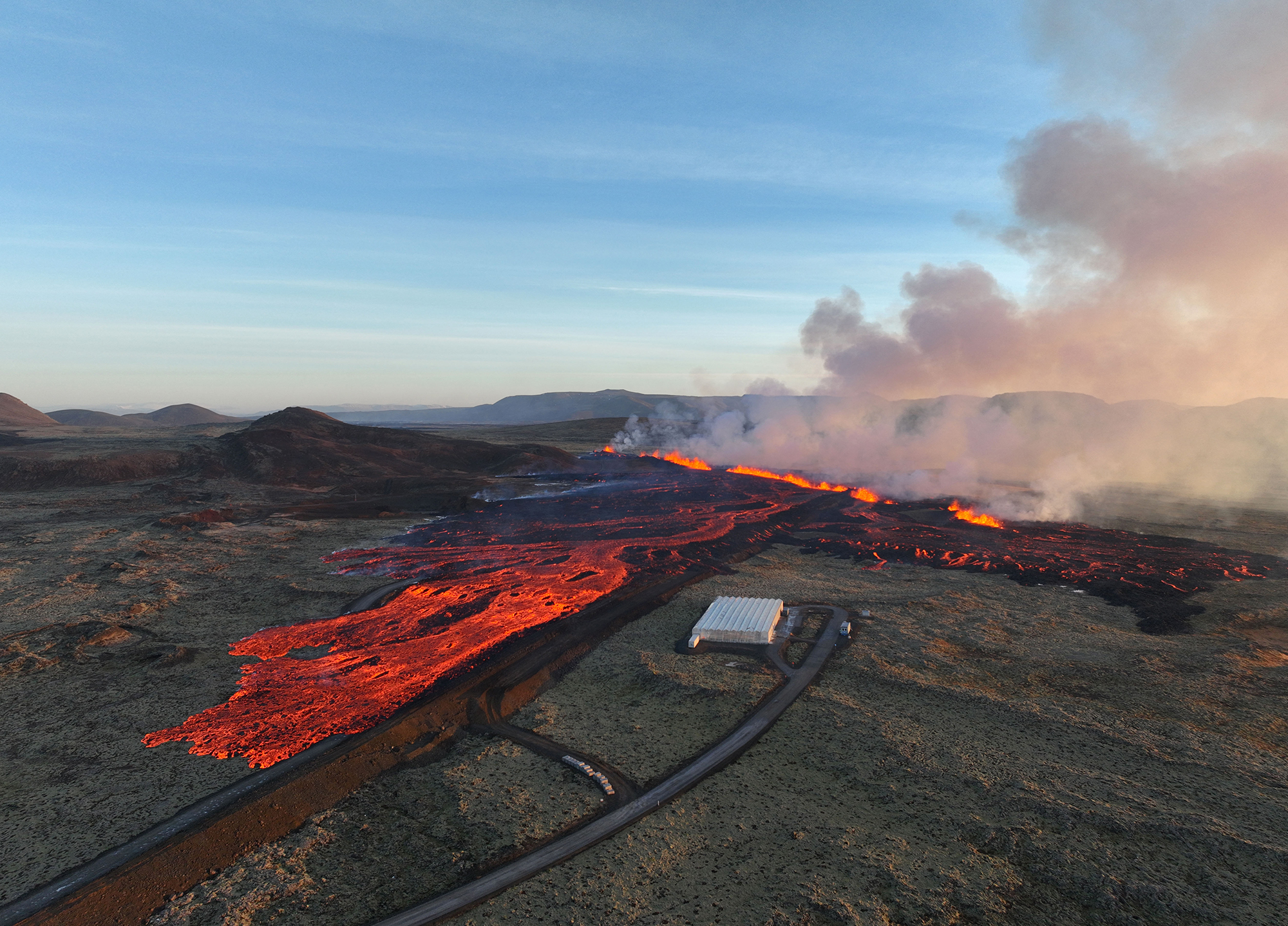 Erneuter Vulkanausbruch auf Island (Bild: Halldor Kolbeins/AFP)