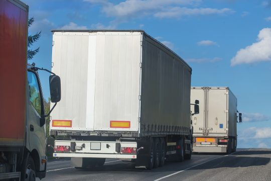 Lastwagen auf der Autobahn