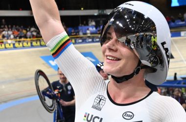 Lotte Kopecky konnte bei der Bahnrad-EM in Appeldoorn zweimal innerhalb einer halben Stunde jubeln (Bild: John Thys/AFP)