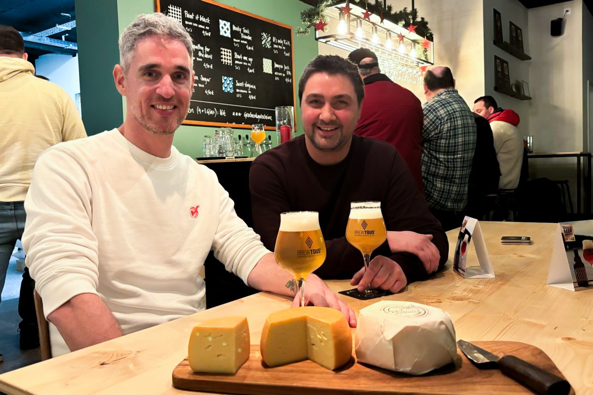 Das Brewtous'-Bier "Sweet Virginia" kann man nicht nur trinken, sondern auch essen: Im Käsanova-Käse von Jürgen Reinertz