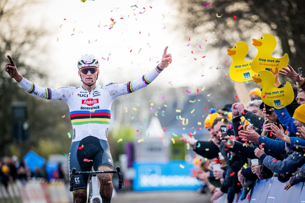 Mathieu Van der Poel siegt in Hamme (Bild: Jasper Jacobs/Belga)