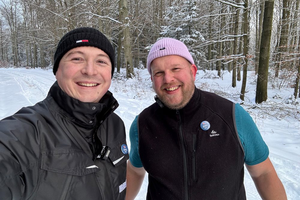 Benefiz-Marathon: Auch die BRF-Reporter Robin Emonts und Christophe Ramjoie machen sich auf die Socken (Bild: BRF)