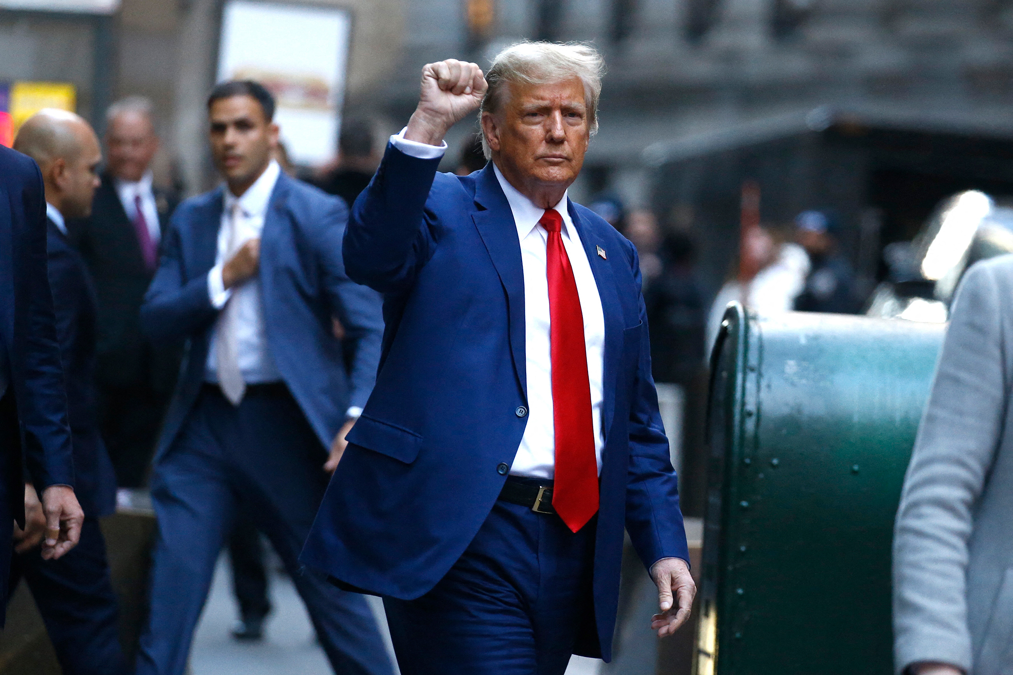 Der ehemalige US-Präsident Donald Trump beim Verlassen des Gerichtssaals des New York State Supreme Court am 11. Januar (Bild: John Lamparski/AFP)