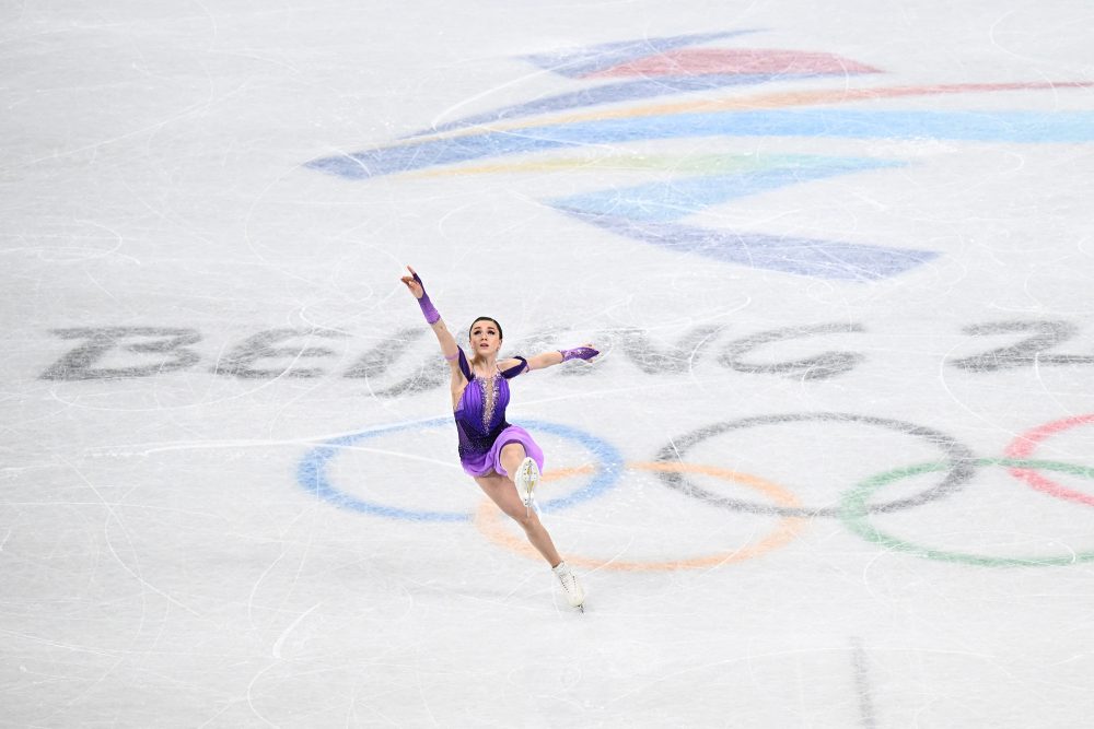 Die russische Eiskunstläuferin Kamila Walijewa bei den Olympischen Winterspielen in Peking 2022 (Bild: Anne-Christine Poujoulat/AFP)