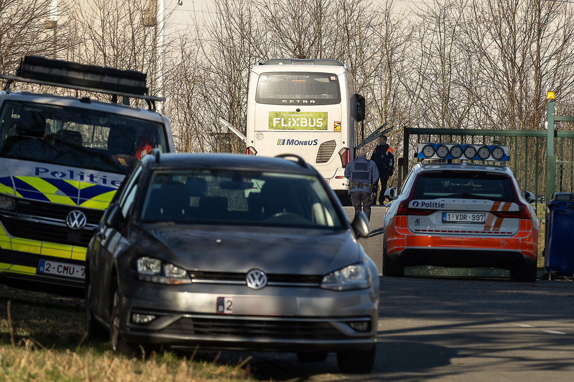 Drei Personen in Reisebus wegen Anschlagsverdachts festgenommen (Bild: James Arthur Gekiere/Belga)