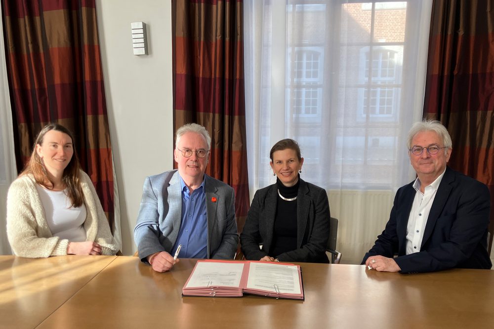 (v.l.n.r.) Claudia Thissen (Direktorin ZAWM), Eric Robert (Präsident World Skills Belgium), Dr. Verena Greten (Direktorin IAWM) und Francis Hourant (Direktor World Skills Belgium) (Bild: Kabinett Klinkenberg)