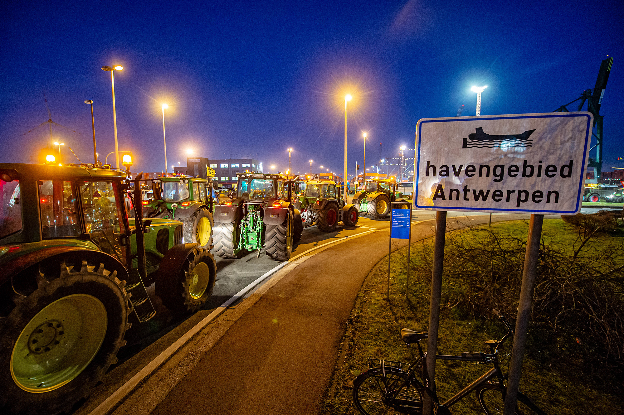 Bauernproteste im Hafen von Antwerpen am Dienstag (Bild: Jonas Roosens/Belga)