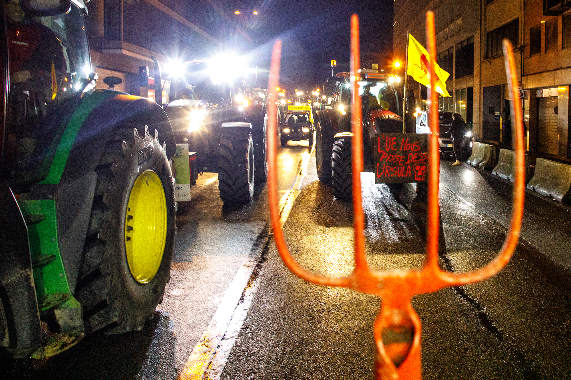 Bauernproteste am Donnerstag in der Rue de la Loi in Brüssel (Bild: Hatim Kaghat/Belga)