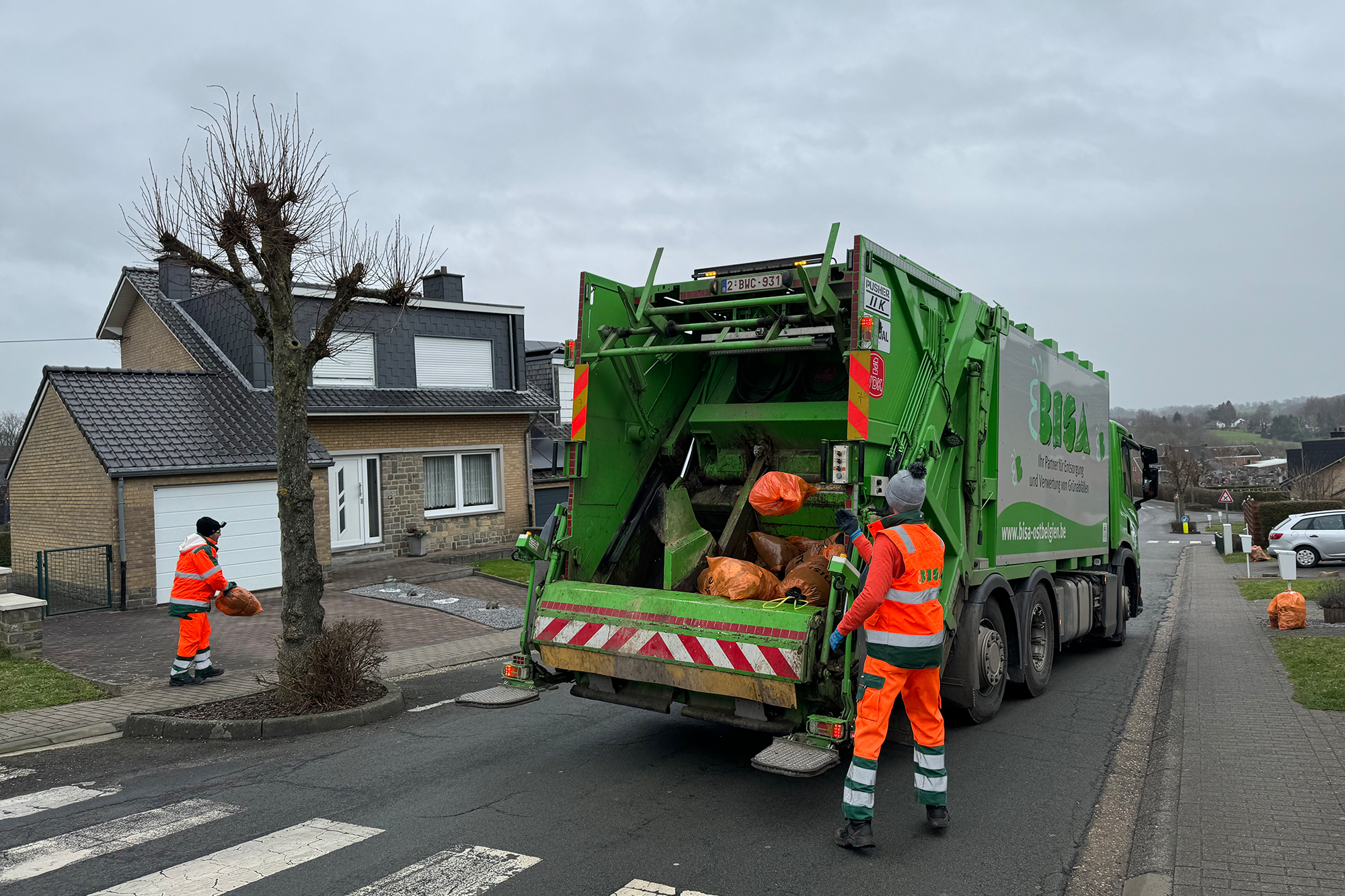 Bisa-Müllwagen in Kelmis (Bild: Lena Orban/BRF)