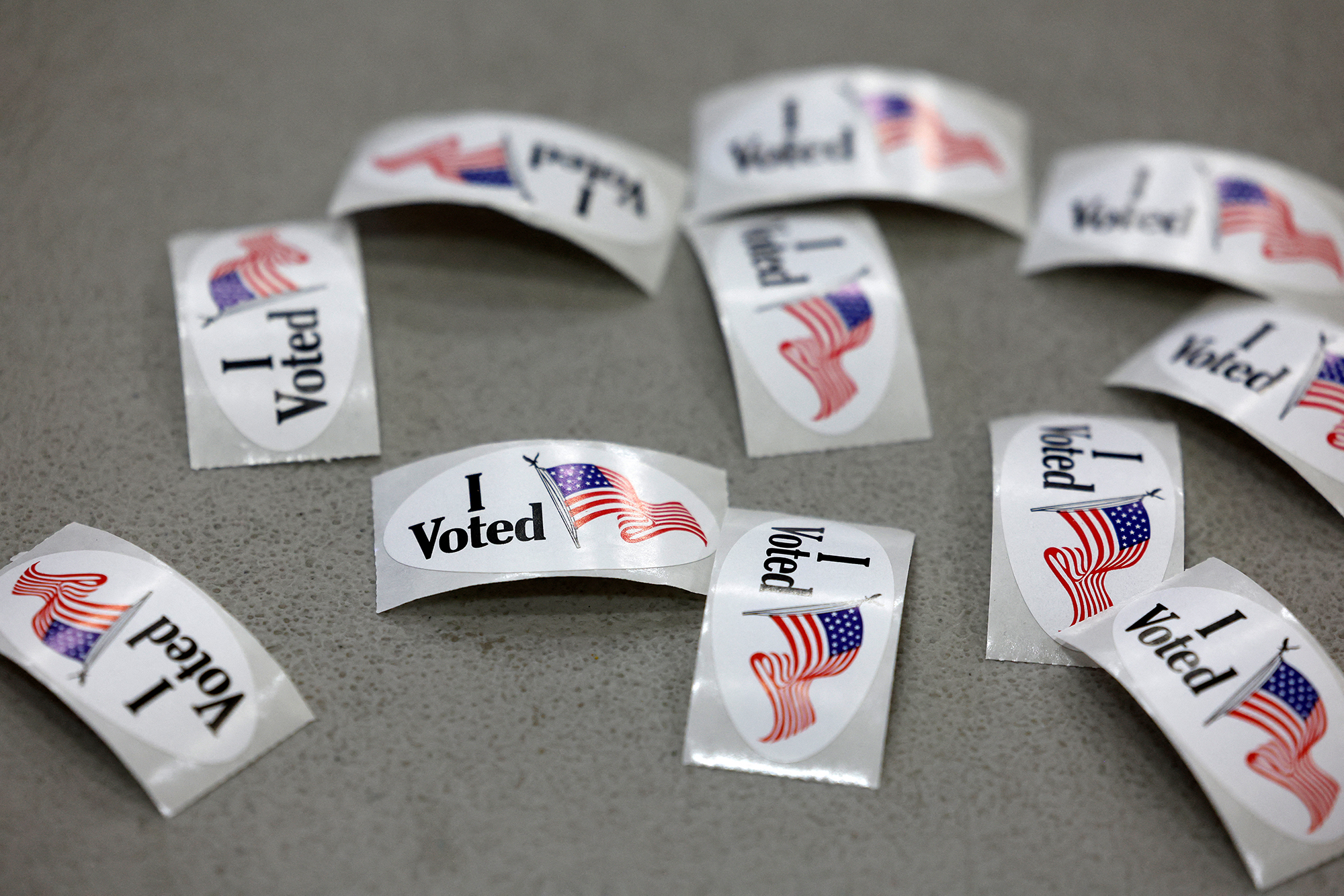 "Ich habe gewählt"-Aufkleber für Menschen, die während der Präsidentschaftsvorwahlen in Michigan im Wahllokal in Dearborn ihre Stimme abgegeben haben (Bild: Jeff Kowalsky/AFP)