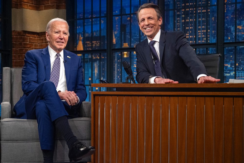 US-Präsident Joe Biden in der US-Sendung "Late Night with Seth Meyers" (Bild: Jim Watson/AFP)