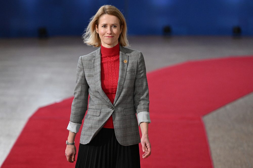 Estlands Premier Kaja Kallas beim EU-Gipfel in Brüssel am 1. Februar (Bild: John Thys/AFP)