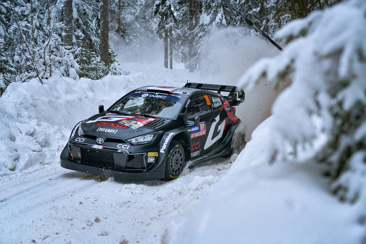 Takamoto Katsuta/Aaron Johnston übernehmen die Führung der Rallye Schweden (Bild: Toyota Gazoo Racing WRT)