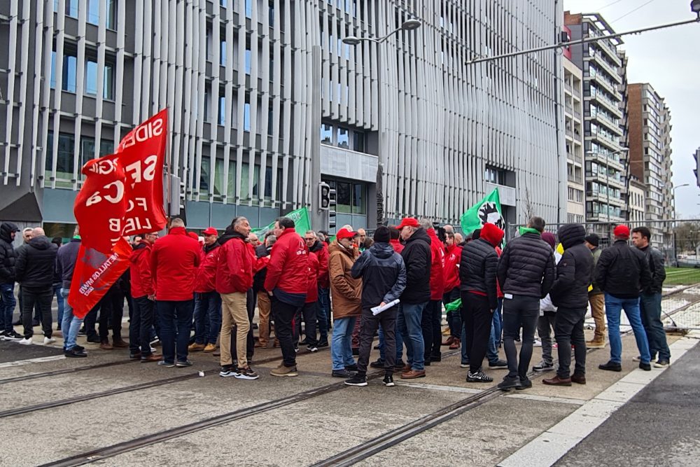 Protestaktion der Liberty-Steel-Beschäftigten in Lüttich (Bild: Jessica Defgnee/Belga)