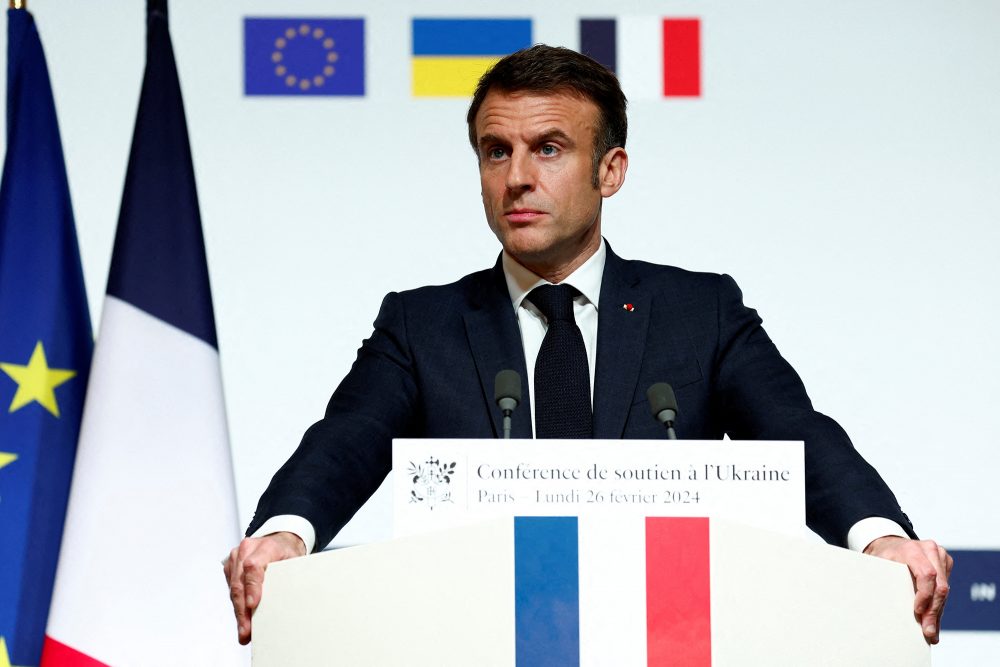 Der französische Präsident Emmanuel Macron beim Pressebriefing zum Abschluss der Ukraine-Konferenz (Bild: Gonzalo Fuentes/Pool/AFP)