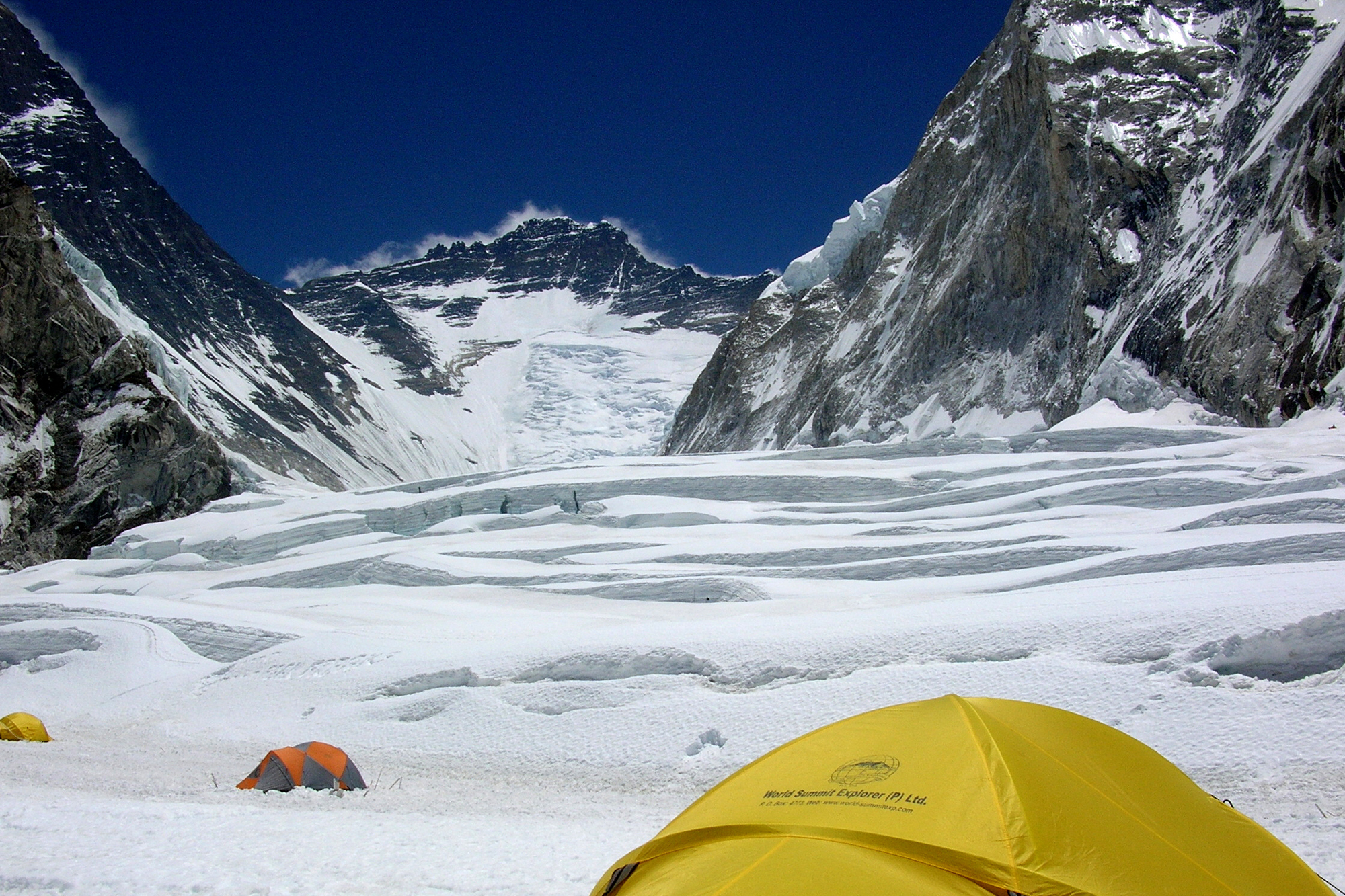 Bergsteiger-Zelte auf der nepalesischen Seite des Mount Everest (Bild: Pemba Dorje Sherpa/AFP)