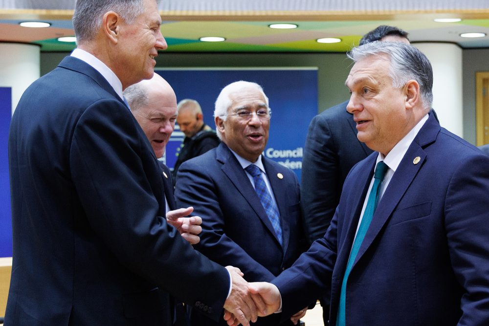 Robert Fico (Slowakei), Olaf Scholz (Deutschland), Antonio Costa (Portugal) und Viktor Orban (Ungarn) in Brüssel (Bild: Benoit Doppagne/Belga)