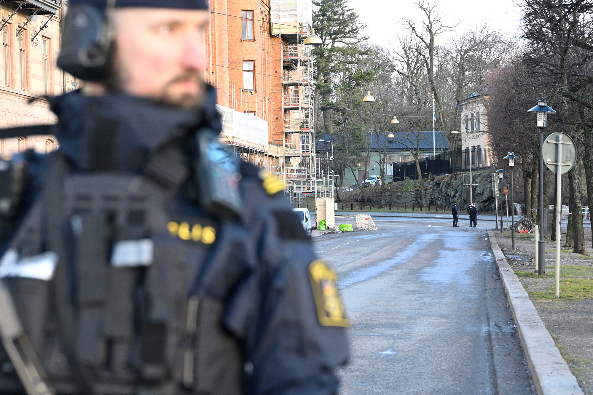 Polizist in der Nähe der israelischen Botschaft in Stockholm (Bild: Henrik Montgomery/TT News Agency/AFP)