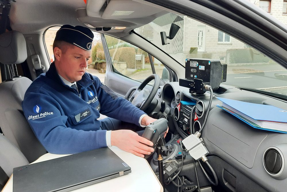 Radarmessungen in der Eifel (Bild: Chantal Delhez/BRF)