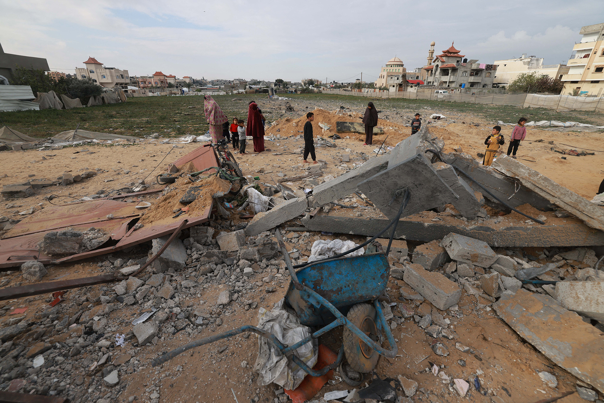 Zerstörungen in Rafah im Süden des Gazastreifens am Sonntag (Bild: Mohammed Abed/AFP)