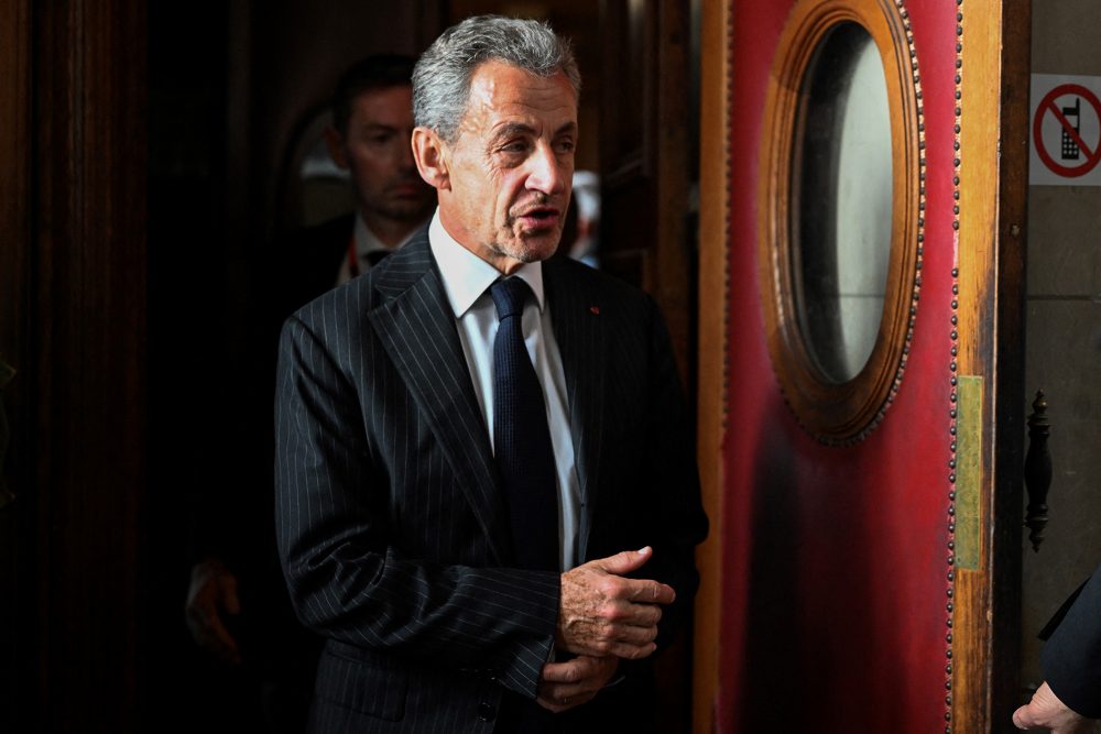 Nicolas Sarkozy am 14. Februar beim Verlassen des Gerichtssaals (Bild: Bertrand Guay/AFP)