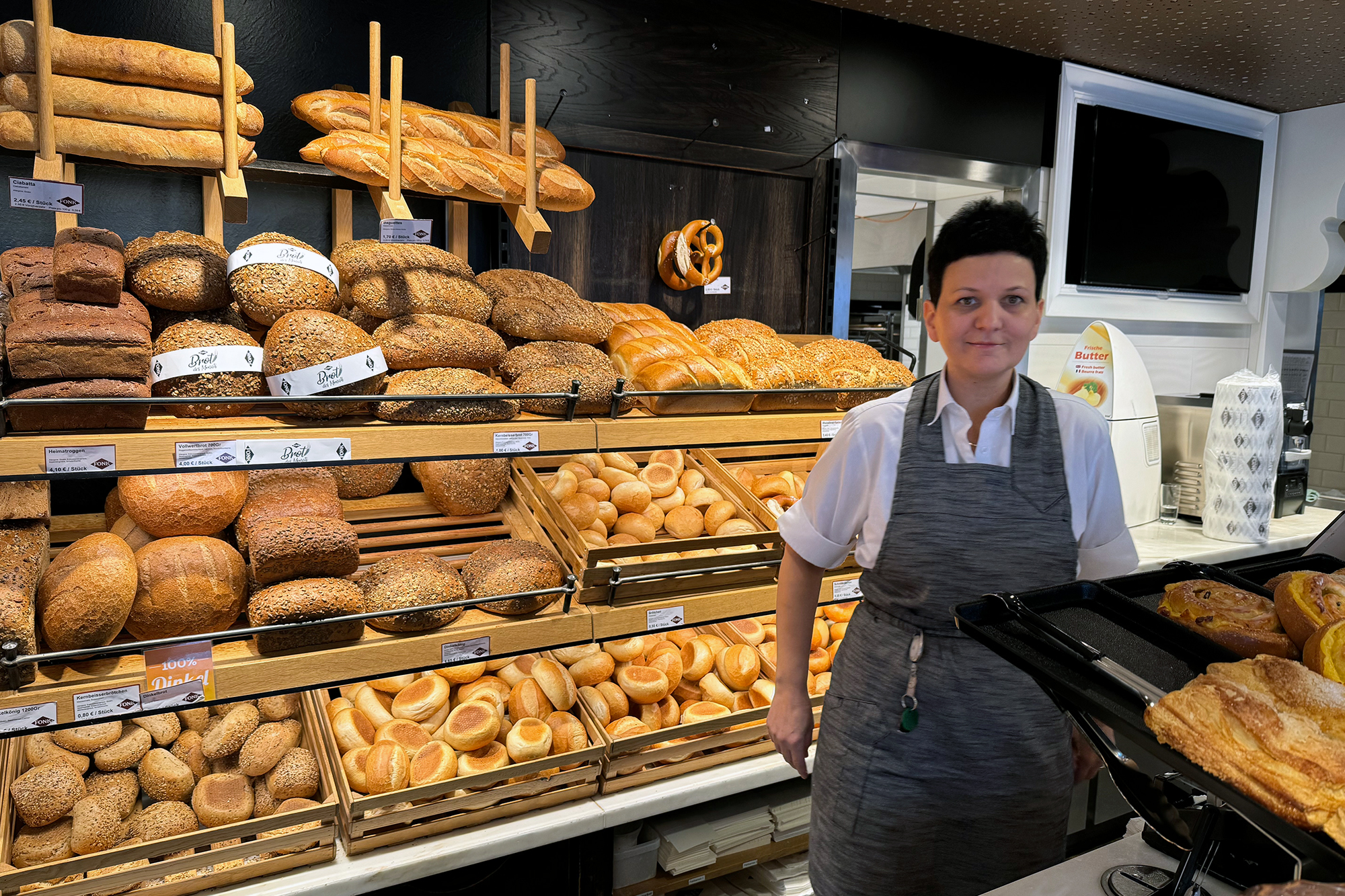 Karin Fonk aus der Bäckerei Fonk in der St. Vither Innenstadt (Bild: Robin Emonts/BRF)