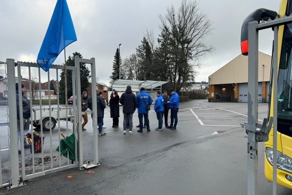 Streikposten der CGSLB am TEC-Busdepot in Eupen (Bild: Simonne Doepgen/BRF)