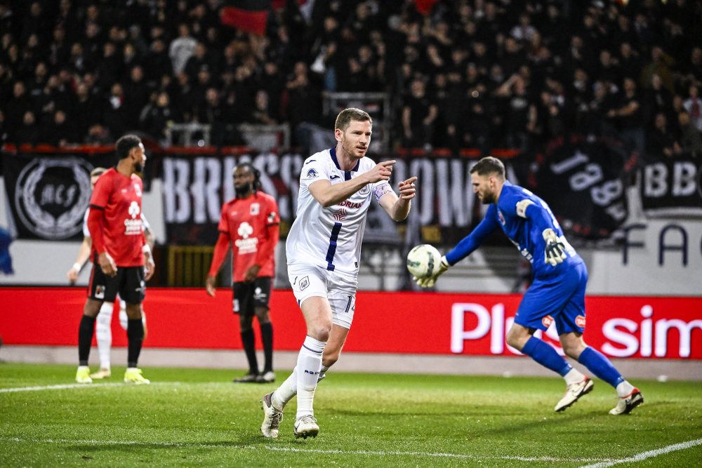 Jan Vertonghen gab mit seinem frühen Führungstreffer für Anderlecht die Richtung vor im Derby gegen RWDM (Bild: Tom Goyvaerts/Belga)