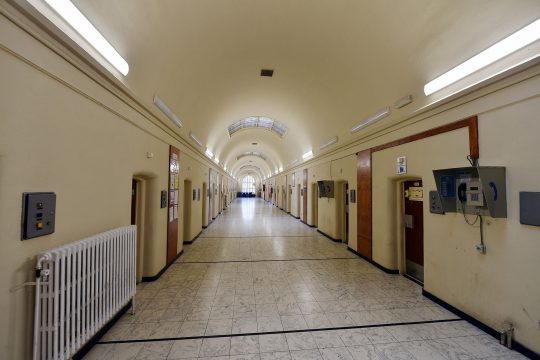 Flur mit Zellen im Gefängnis von Antwerpen