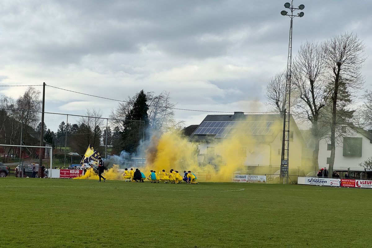 Fußballpartie zwischen Honsfeld und Weywertz