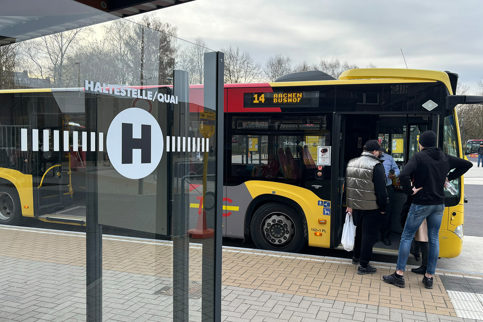 TEC-Bus der Linie 14 auf dem Eupener Bushof