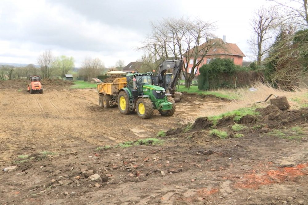 In Herbesthal haben die vorbereitenden Arbeiten für den Bau der neuen Schule begonnen