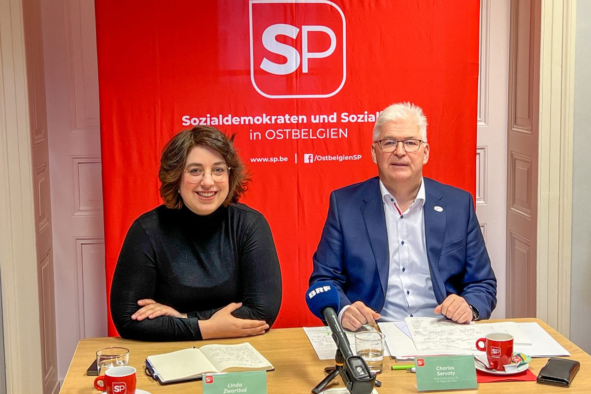 Linda Zwartbol und Charles Servaty bei der Bekanntgabe der SP-Spitzenkandidatur für die Europawahl