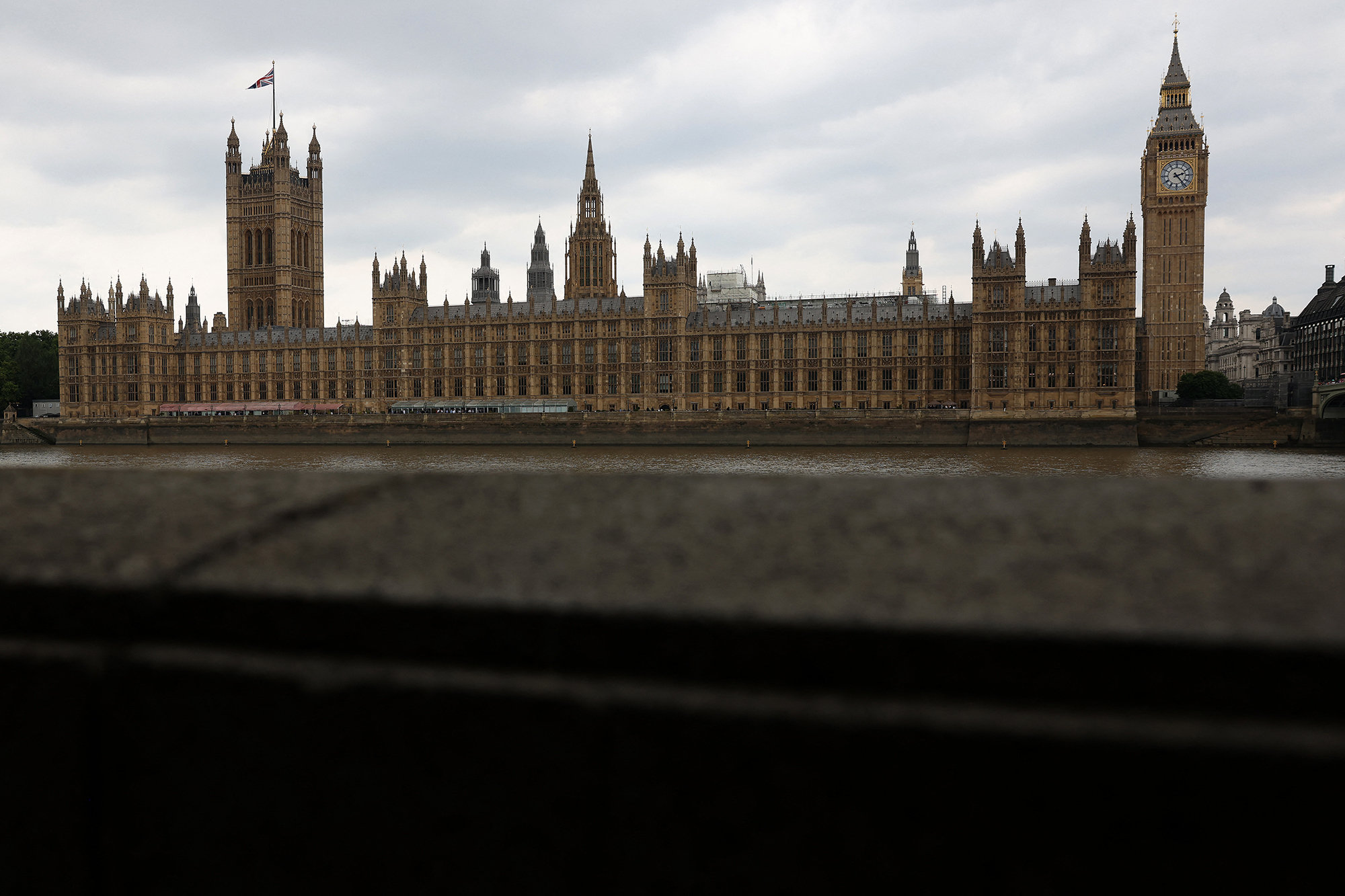 Der Palace of Westminster in London ist das britische Parlamentsgebäude, in dem das Oberhaus und das Unterhaus untergebracht sind