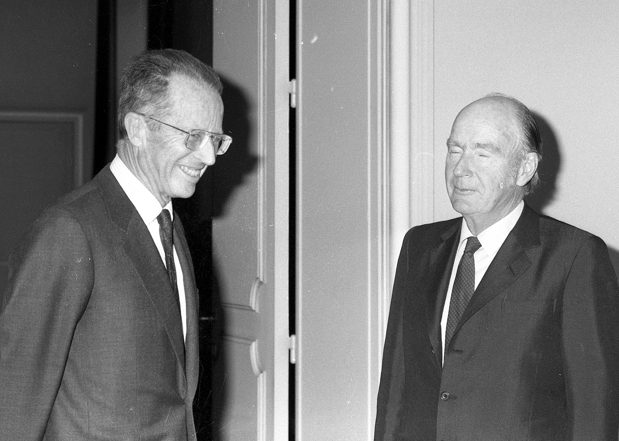König Baudouin 1987 mit dem irischen Präsidenten Patrick Hillery