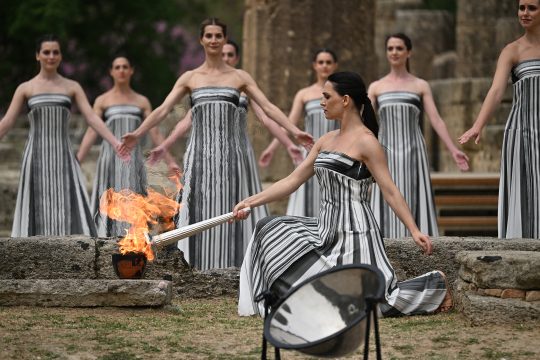Olympisches Feuer für die Sommerspiele entzündet