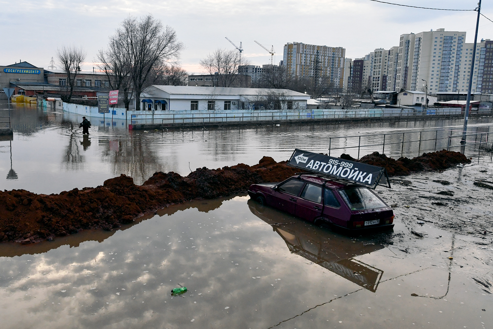 Überschwemmung in der russischen Großstadt Orenburg