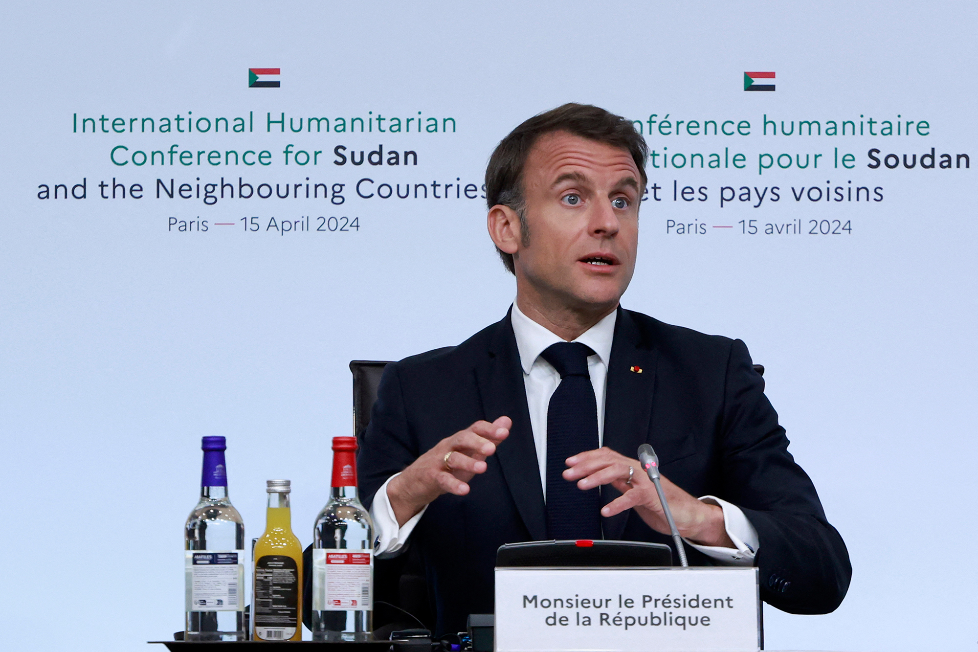 Frankreichs Präsident Emmanuel Macron auf der Geberkonferenz für den Sudan und die angrenzenden Länder