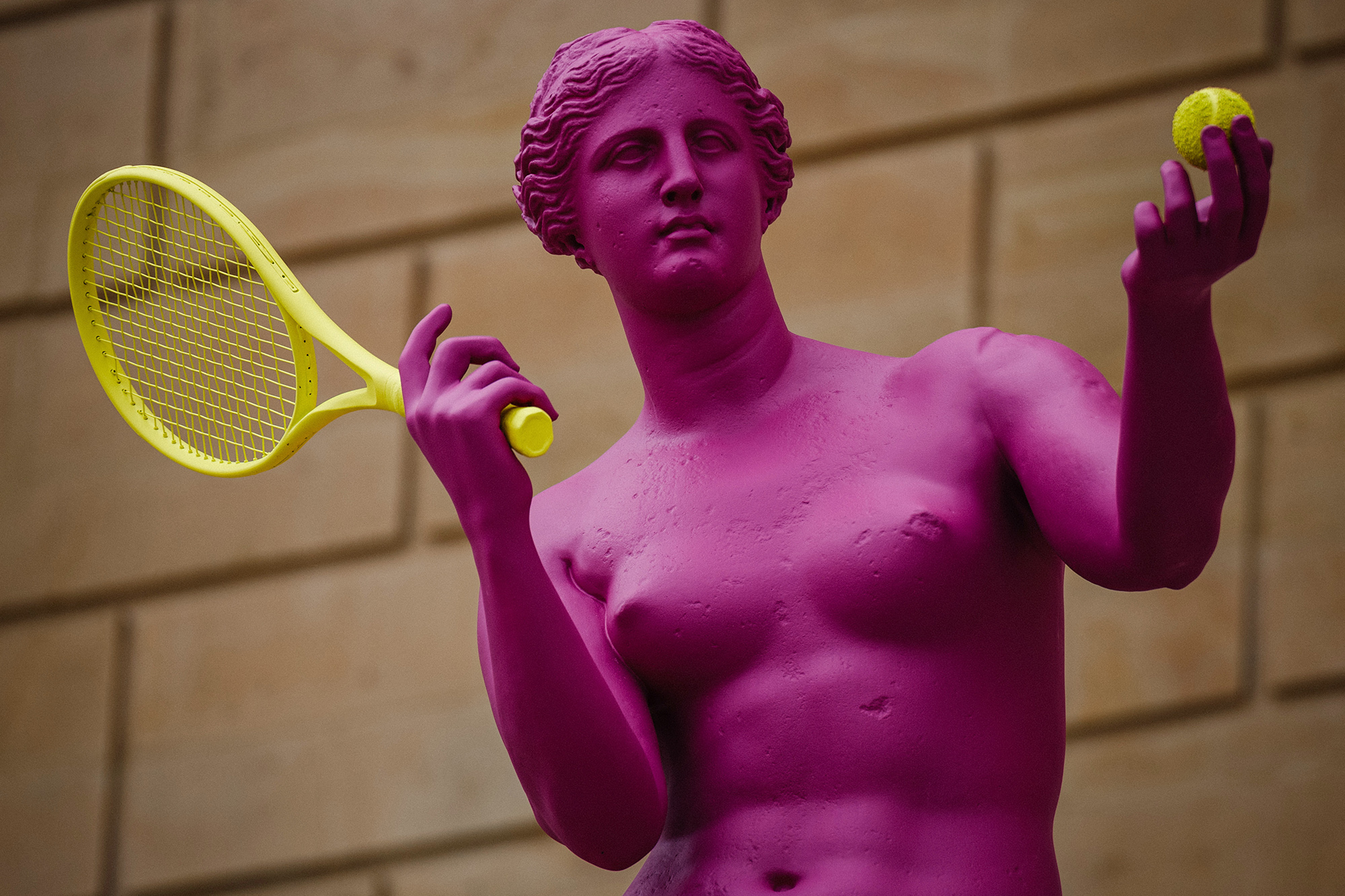 Eine der Venus-Statuen von Laurent Perbos in Paris